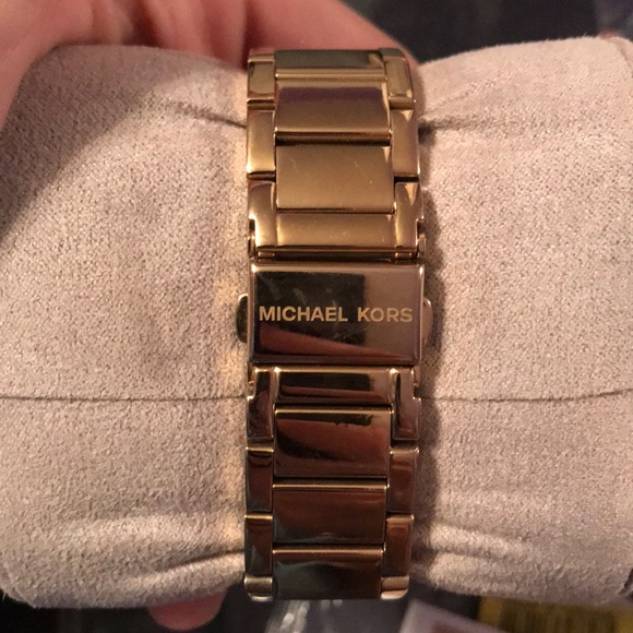 Michael Kors Watch - Picture 4 of 4